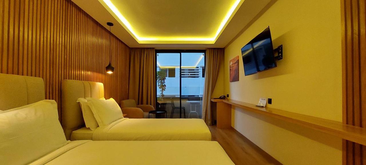 Hotel Unico & 4*