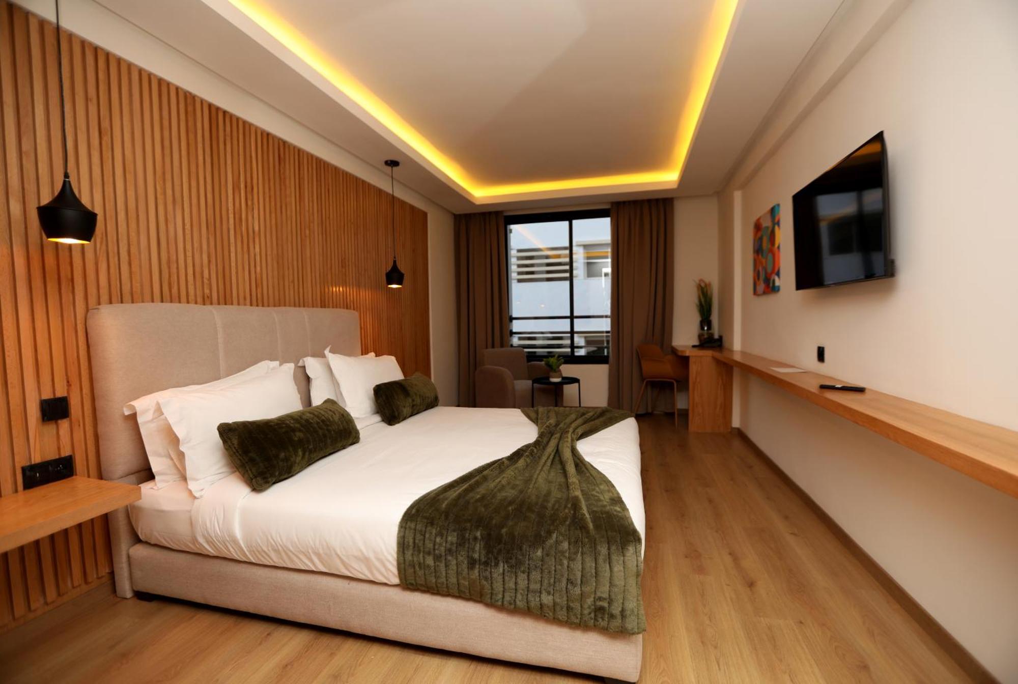 Unico & Hotel 4*