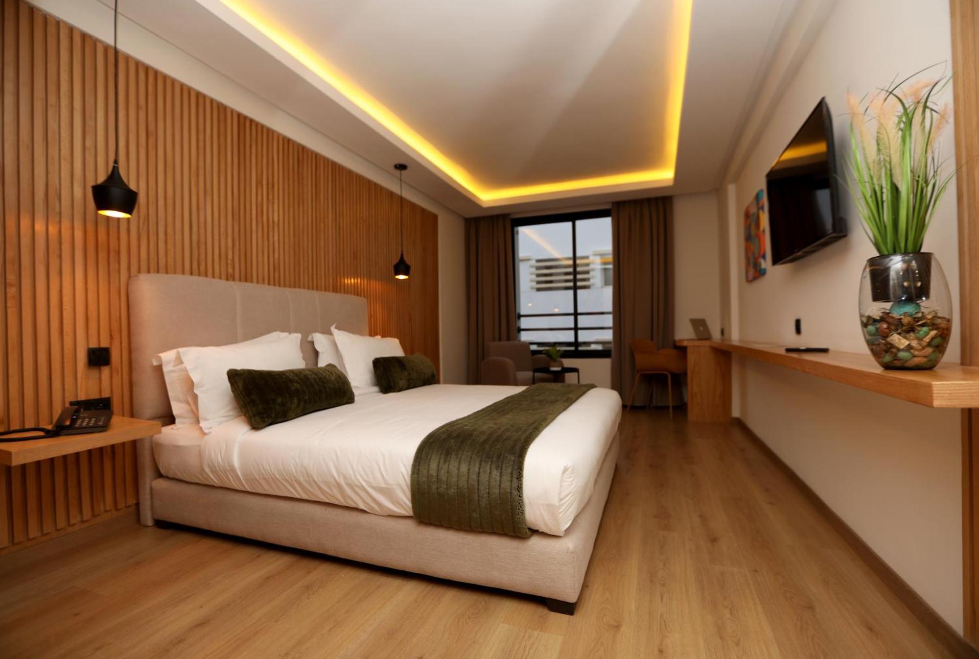 Hotel Unico & 4*