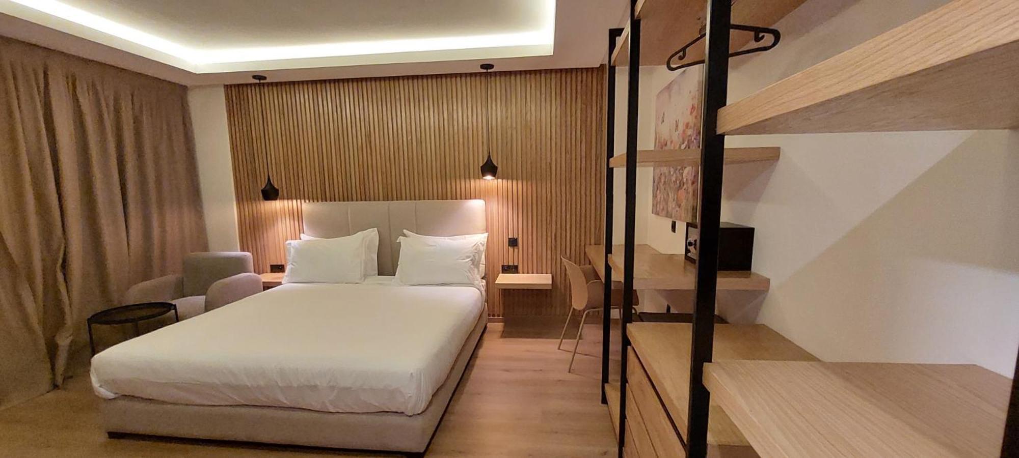 Unico & Hotel 4*